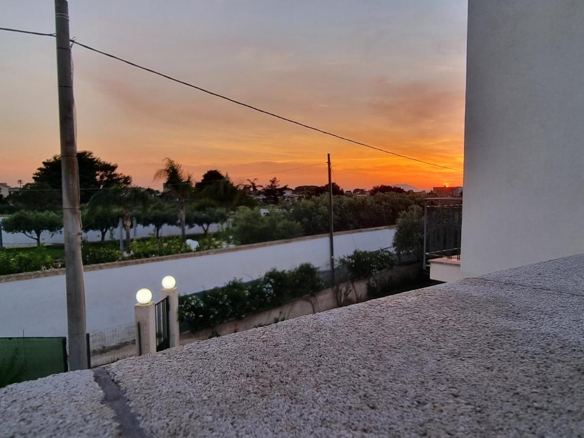 Al Vecchio Carrubo - Lovely 2-Rooms House & Patio Marsala Esterno foto